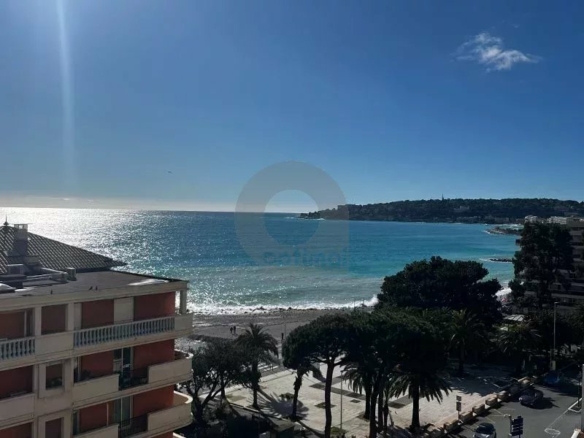 RARE – DERNIER ETAGE