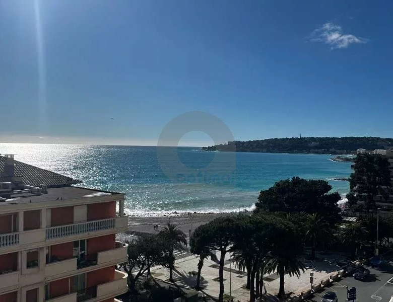 RARE – DERNIER ETAGE