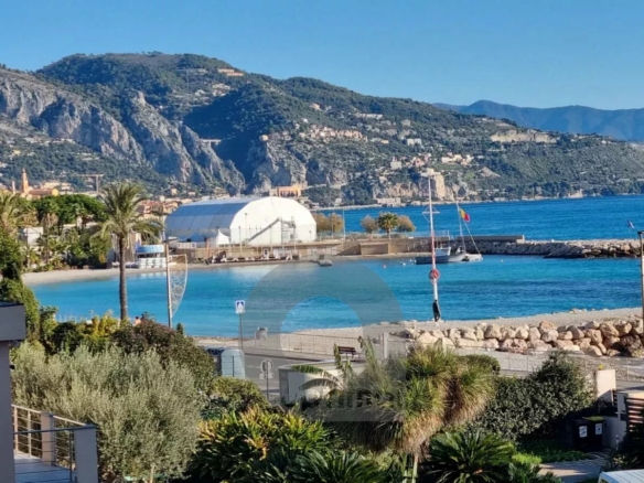 ROQUEBRUNE CAP MARTIN – RESIDENCE FRONT DE MER AVEC PISCINE