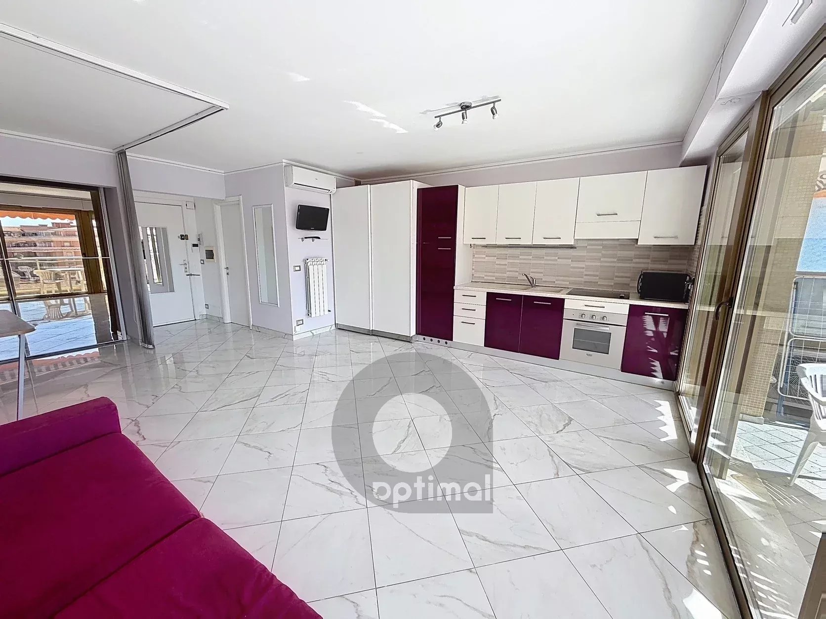 Menton Centre – Etage Elevé – Beau Studio avec Terrasse