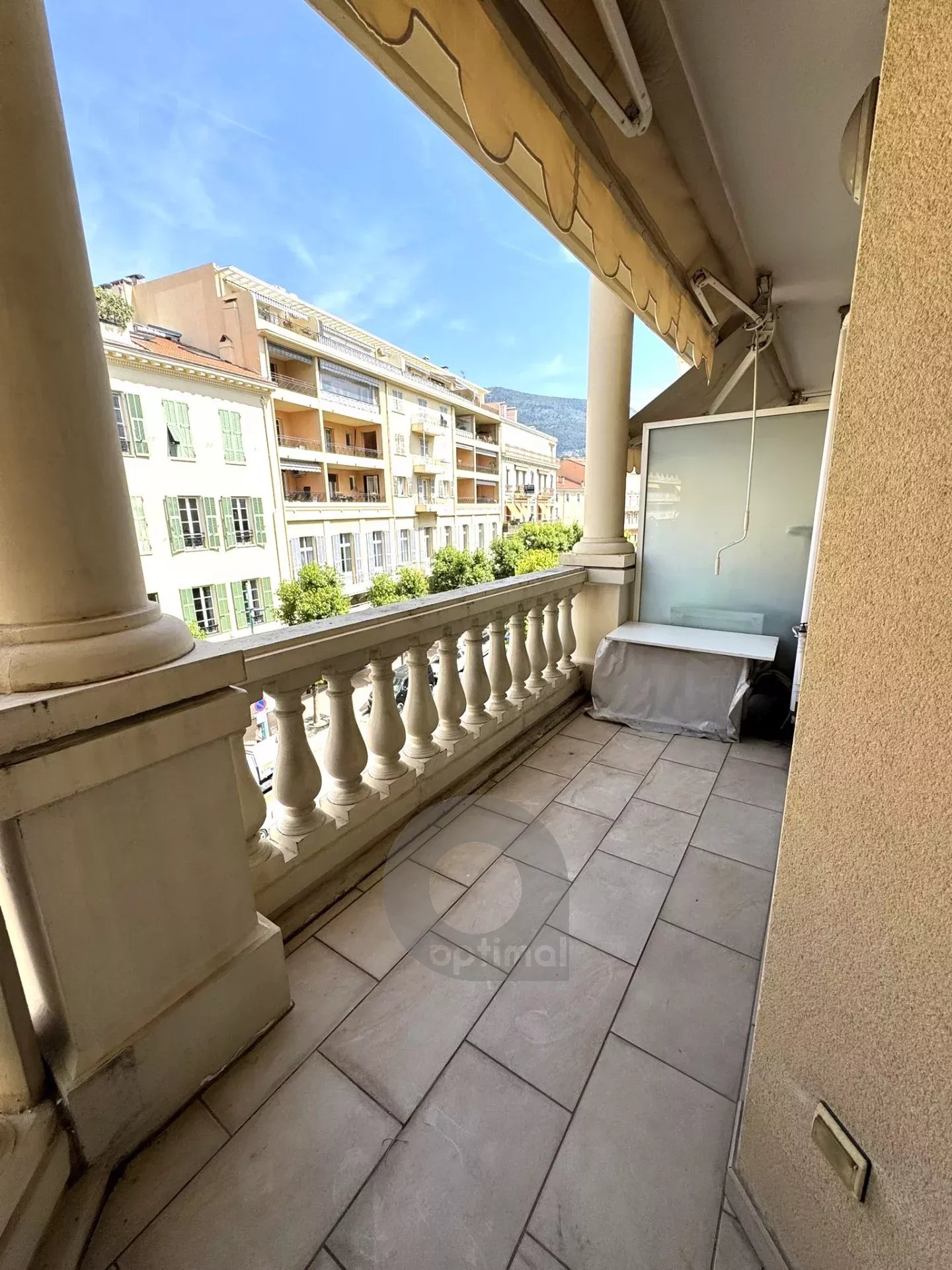 Menton centre, bord de mer, agreable 2 p avec terrasse