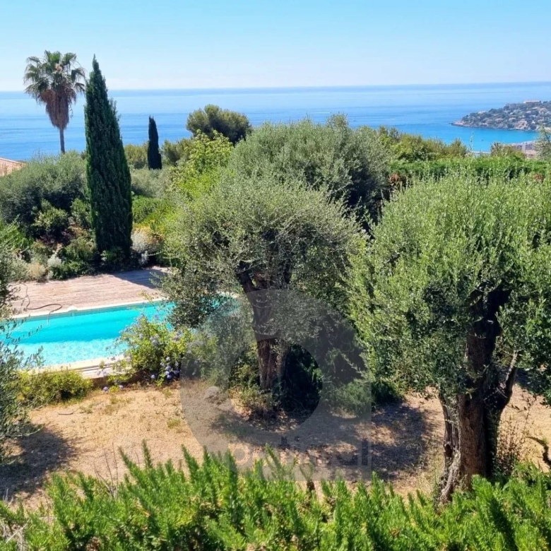 Menton – Propriété de caractère avec vue mer panoramique et permis purgé