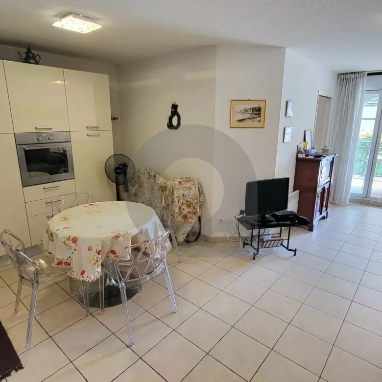 Menton centre ville –  Appartement 2 Pièces – terrasse et parking