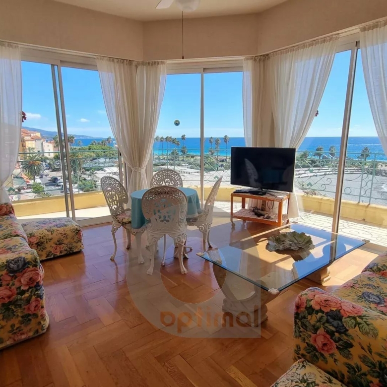 Menton – Bord et face mer,  appartement vue mer exceptionnelle.