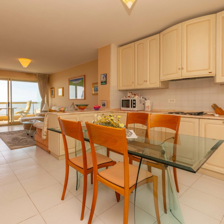 MENTON GARAVAN – APPARTEMENT 3 PIECES BORD DE MER, VUE MER