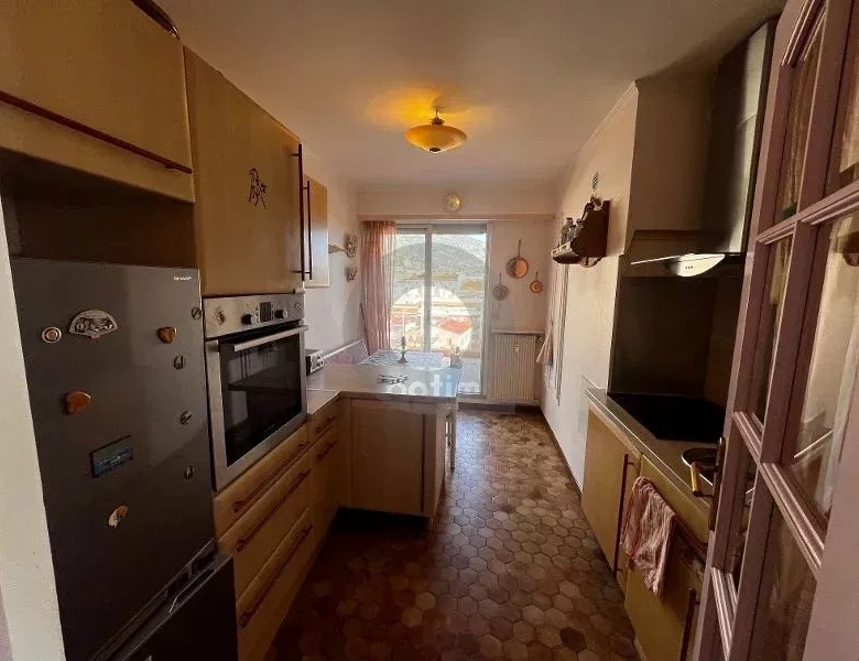 RARE – DERNIER ETAGE