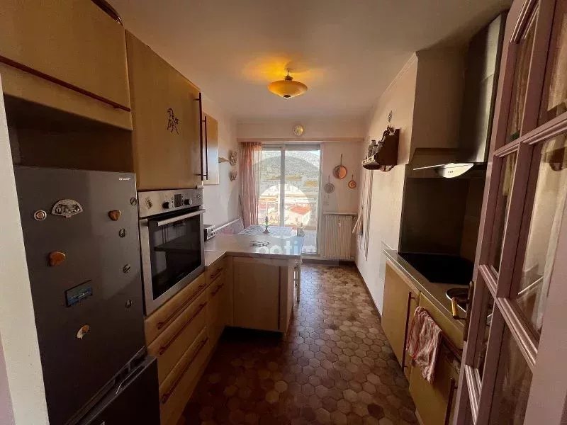 RARE – DERNIER ETAGE