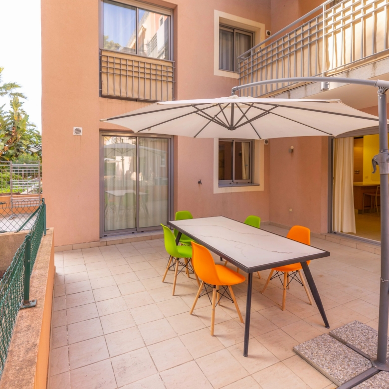 Appartement 3 pièces avec grande terrasse à Menton