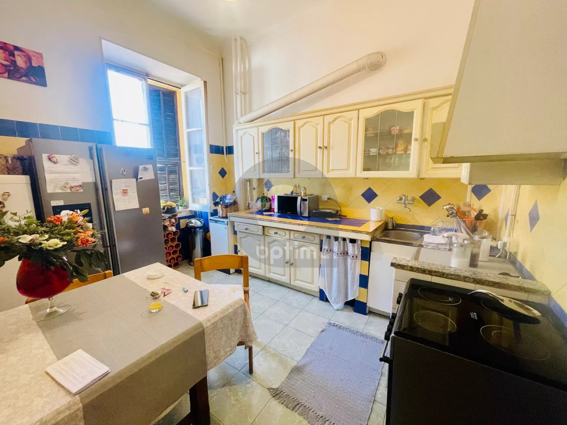 SUPERBE APPARTEMENT DE 5 PIECES – centre ville