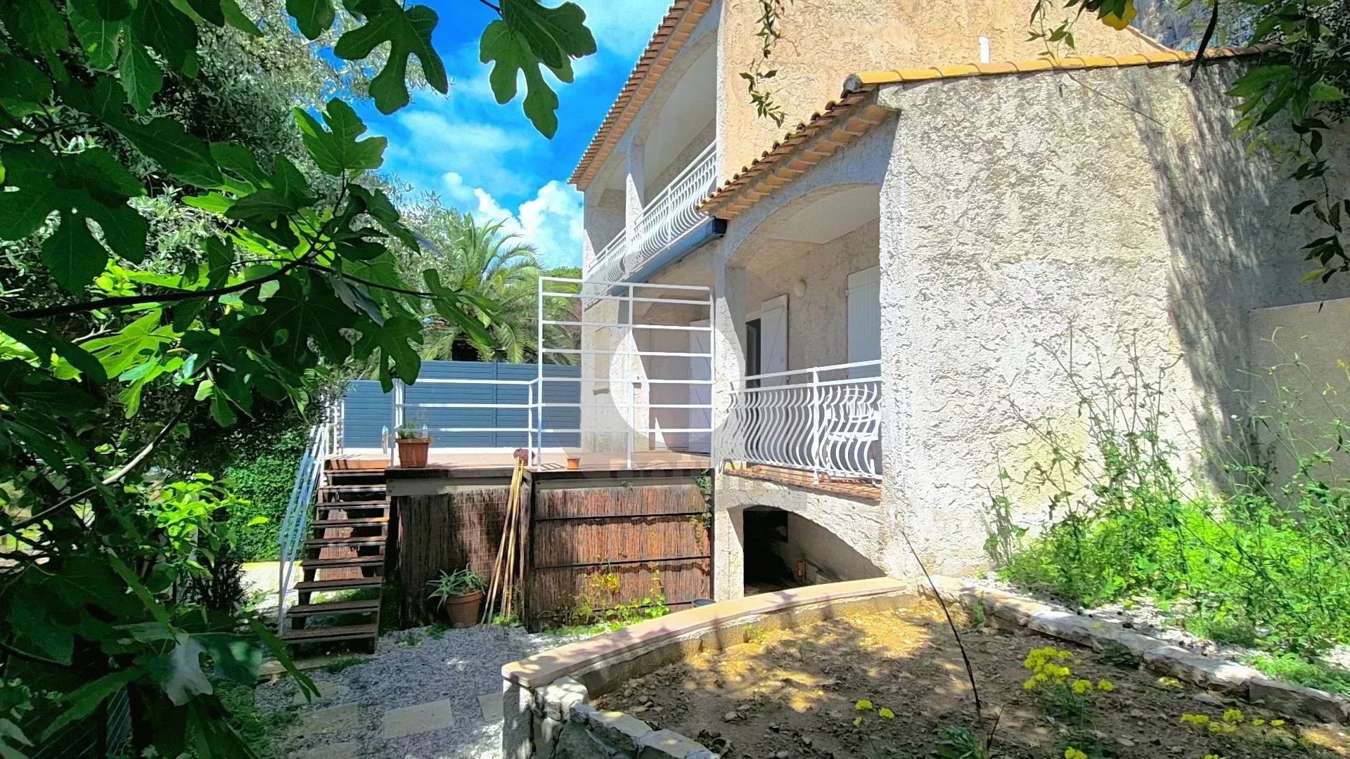 🌿 Charmante Maison de Ville mitoyenne avec Vue  –Mer et Menton Quartier Garavan, Menton