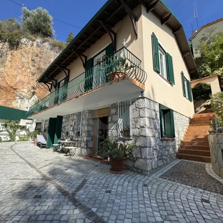 VILLA ROQUEBRUNE VUE MER EXCELLENT ÉTAT TERRASSE JARDIN GARAGE