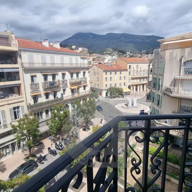 MENTON CENTRE VILLE 2 PIÈCES TERRASSE – TRÈS BELLES PRESTATIONS