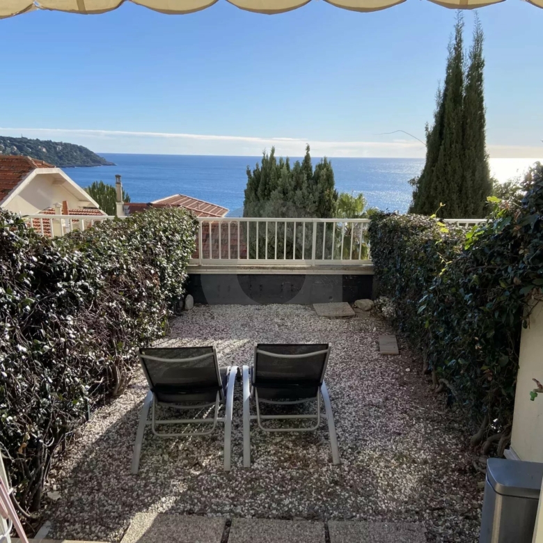 ROQUEBRUNE SECTEUR CABBE – STUDIO TERRASSE VUE MER – PISCINE