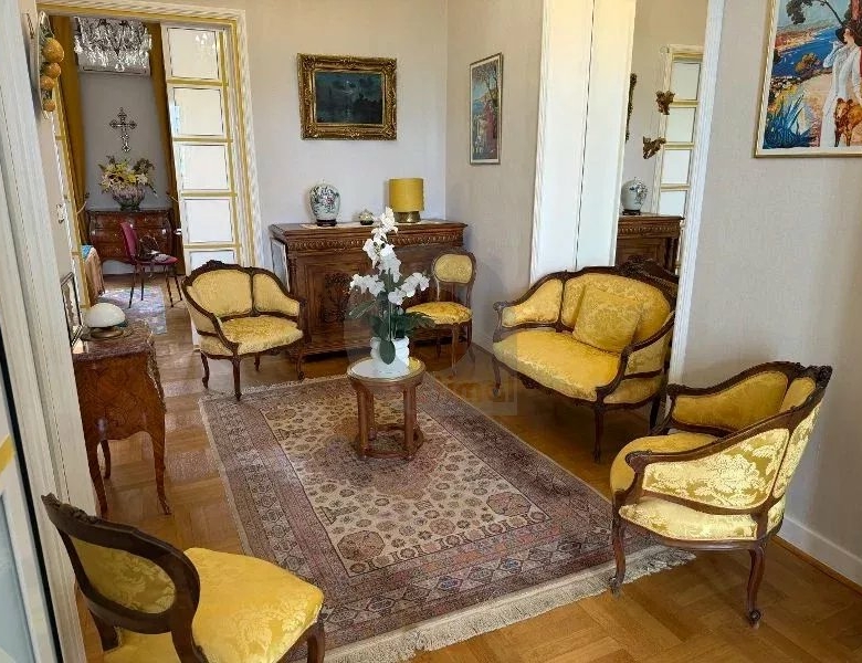 Appartement d’exception – Centre de Menton / Front de Mer