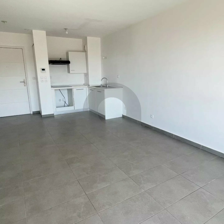 A LOUER : RCM – 2P TERRASSE VUE MER PARKING