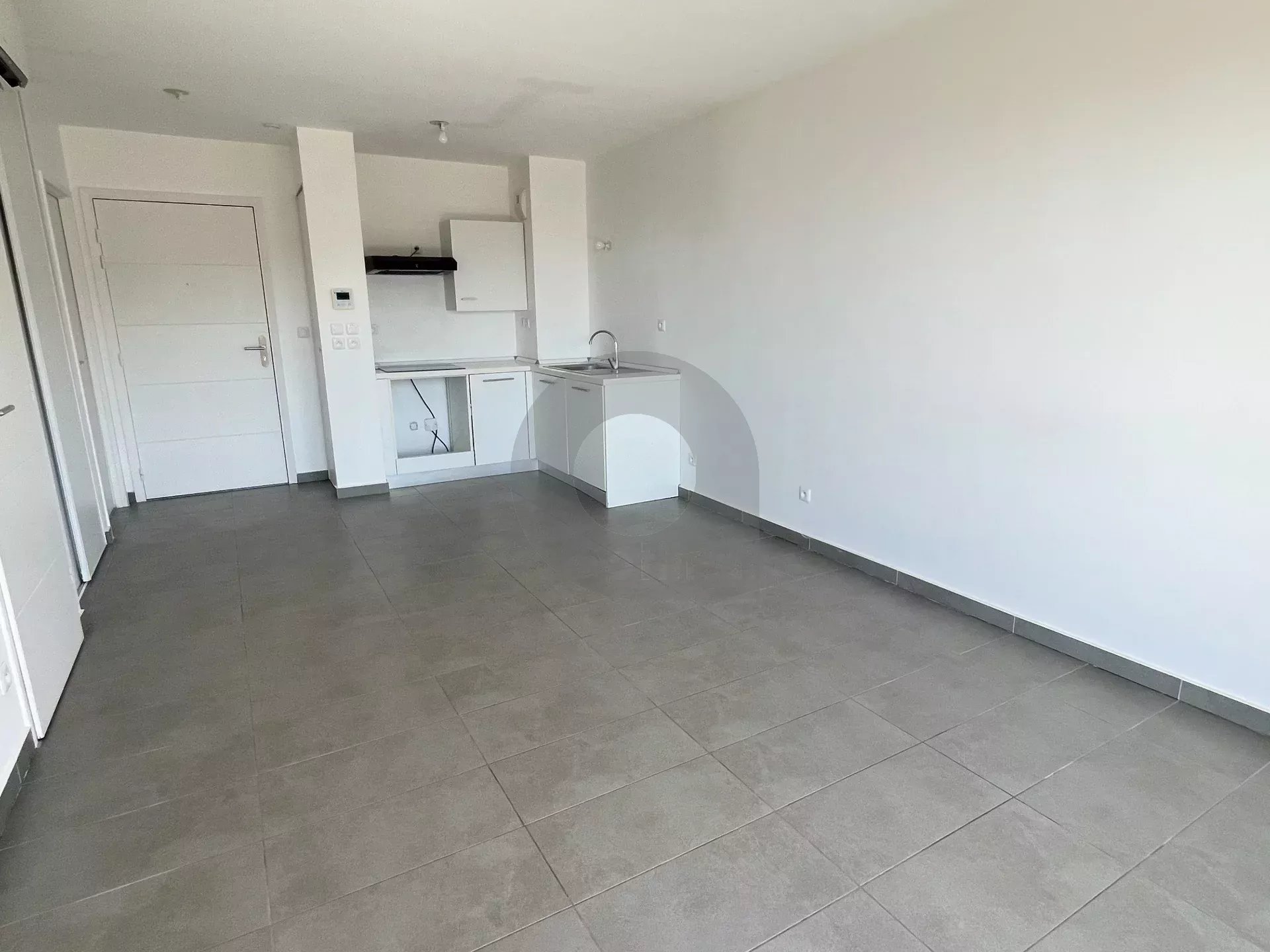 A LOUER : RCM – 2P TERRASSE VUE MER PARKING