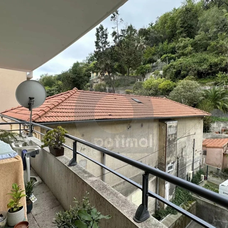 MENTON BORRIGO: AGREABLE STUDIO AVEC BALCON