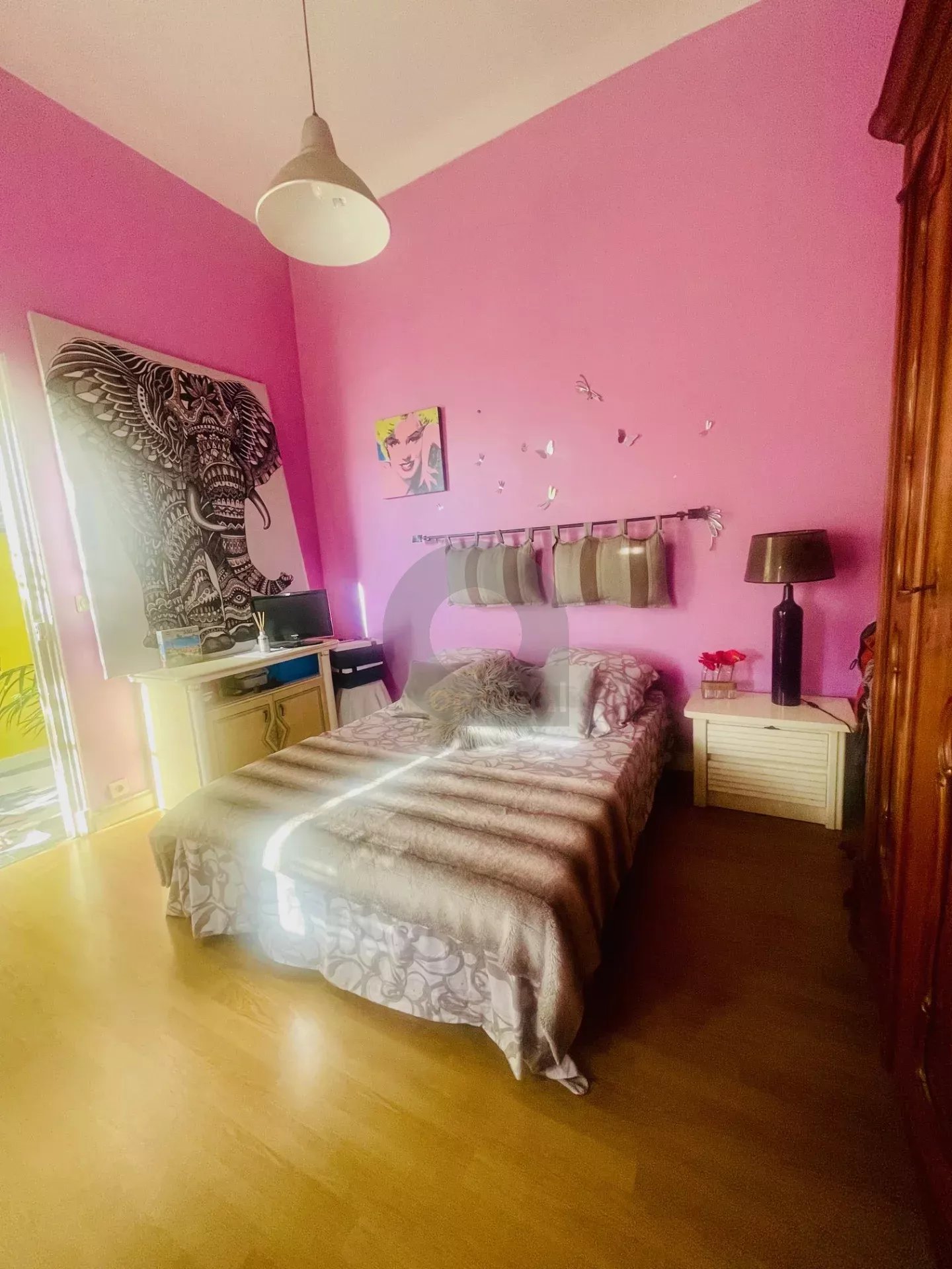 SUPERBE APPARTEMENT DE 5 PIECES – centre ville