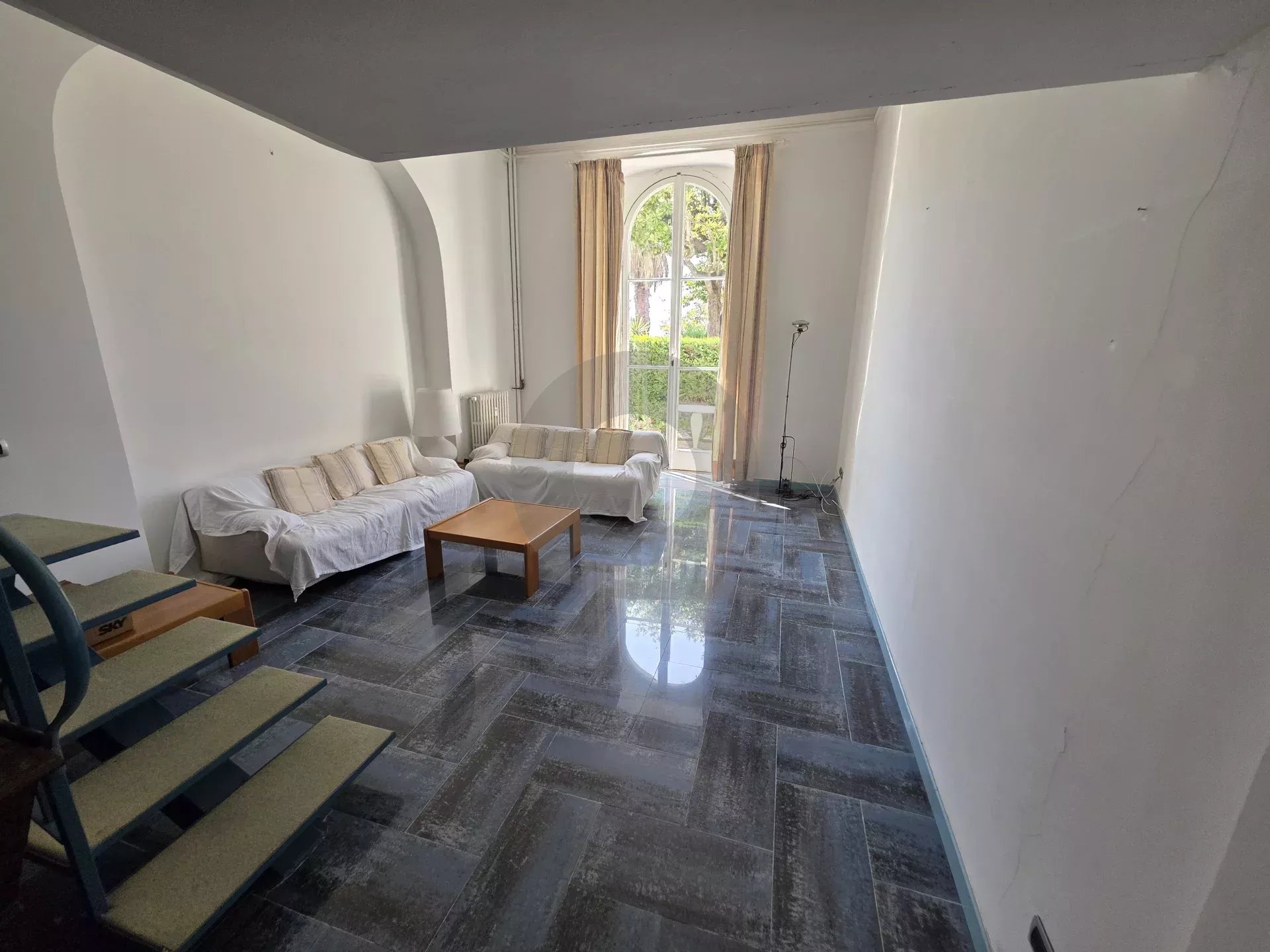APPARTEMENT BOURGEOIS ORIGINAL MENTON GARAVAN GARAGE