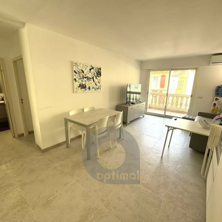 Menton centre, bord de mer, agreable 2 p avec terrasse