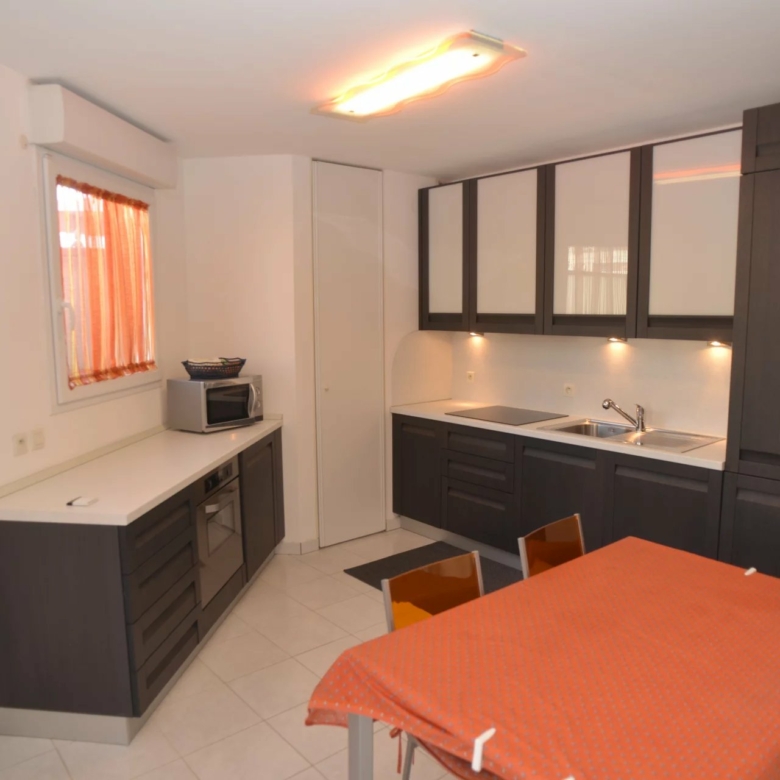 APPARTEMENT TROIS PIECES CARNOLES – ROQUEBRUNE CAP MARTIN