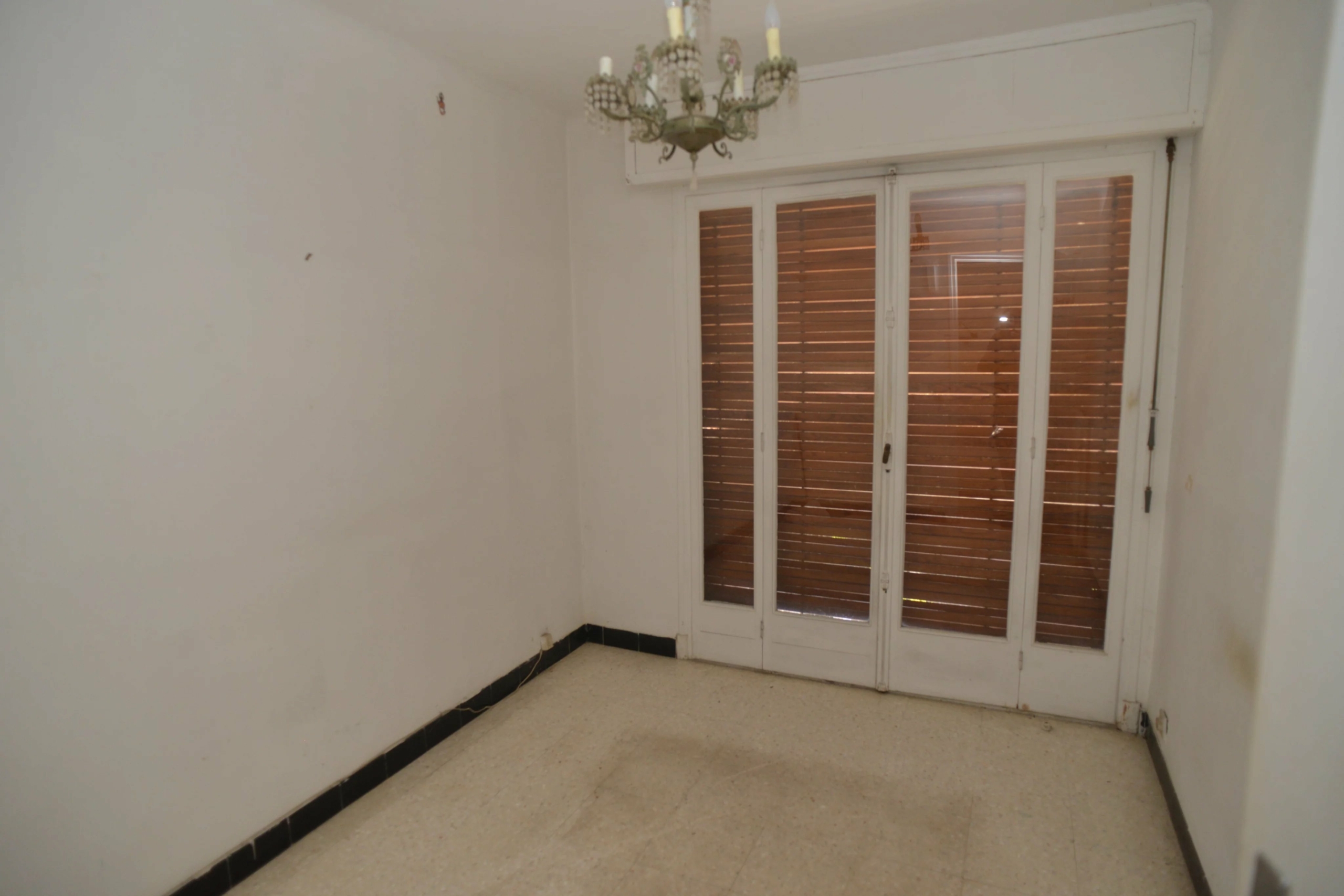 MENTON Garavan deux piéces avec balcon vue collines
