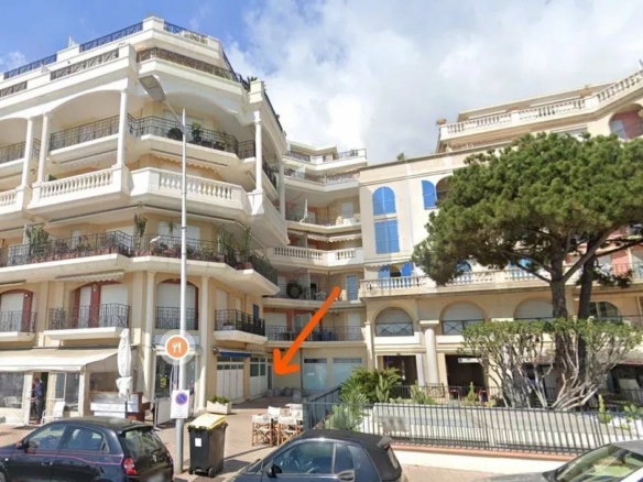 A LOUER : Local commercial 75 m² – Bord de mer de Menton