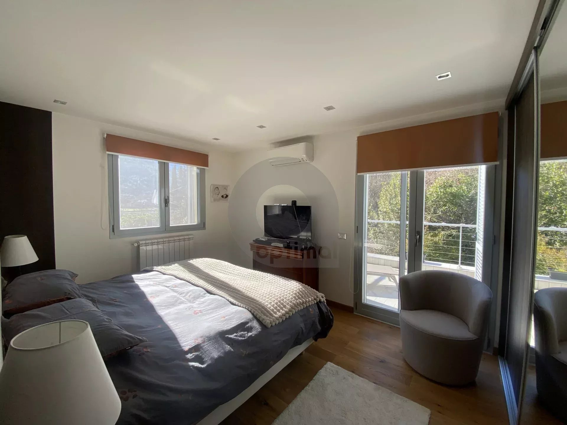 A VENDRE – BELLE MAISON AU CALME CADRE VERDOYANT