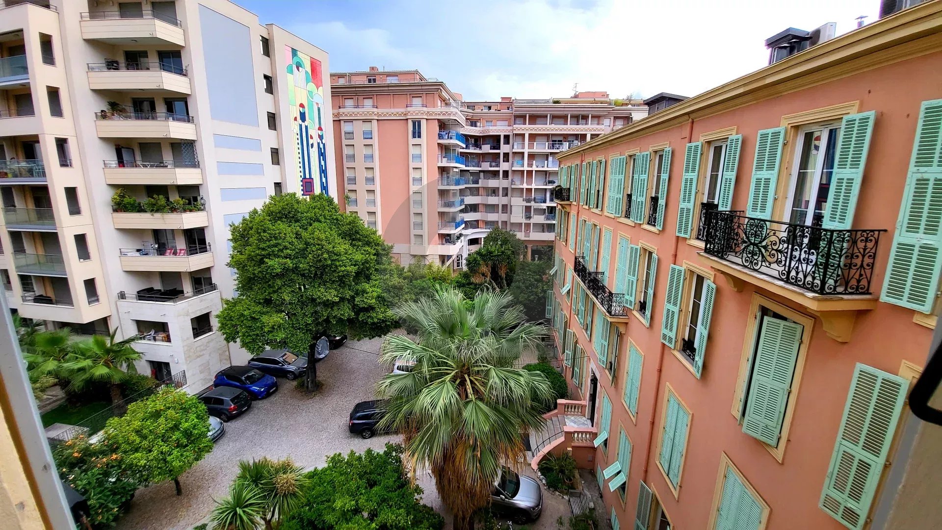 Menton Jardin Bioves – dernier étage –  Appartement triple exposition