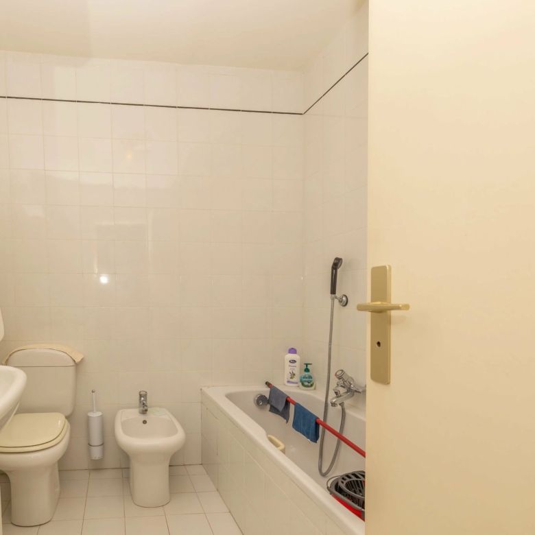 MENTON GARAVAN – APPARTEMENT 3 PIECES BORD DE MER, VUE MER