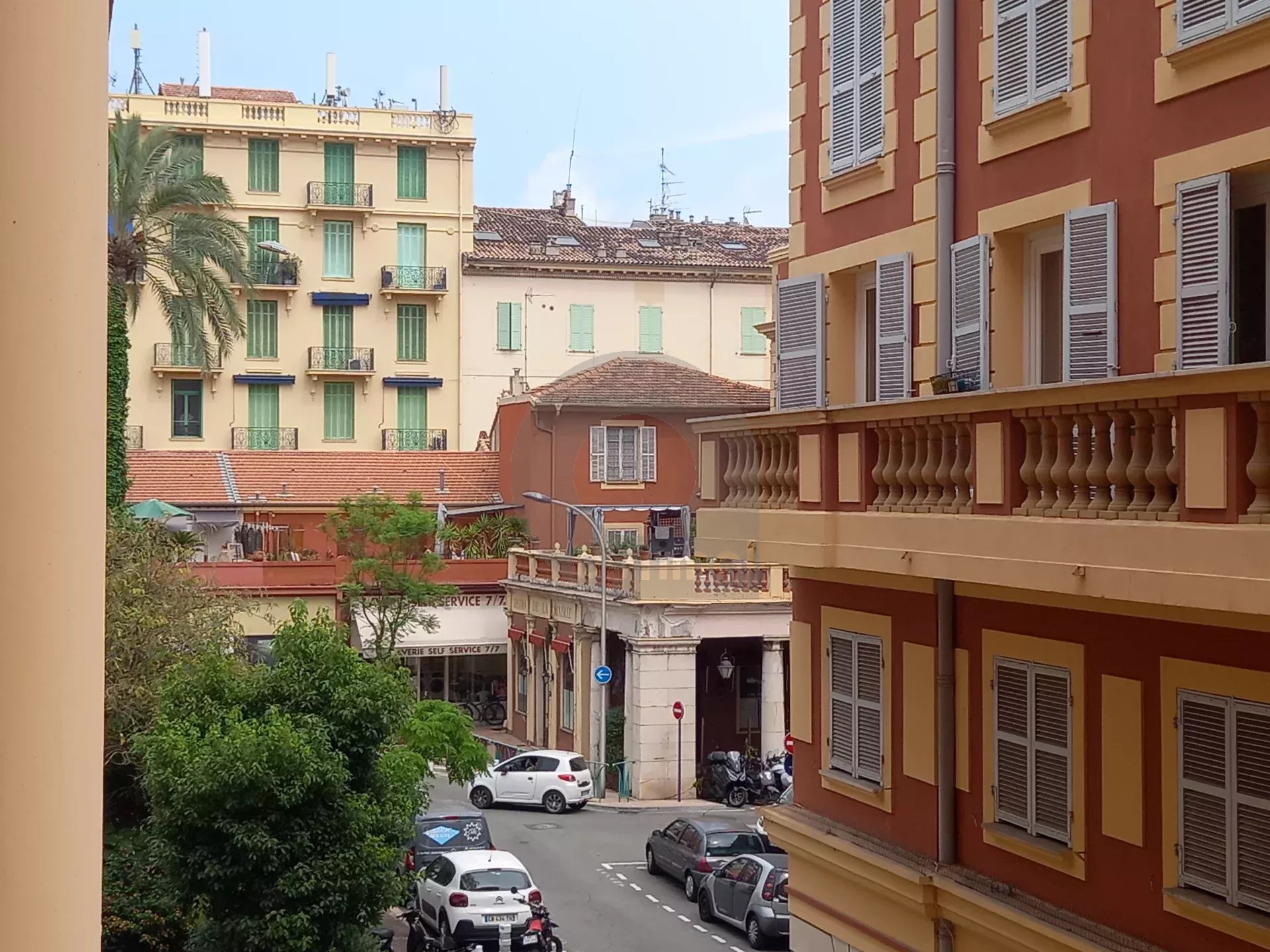 Grand 5 pièces 122 m² plein centre Menton !
