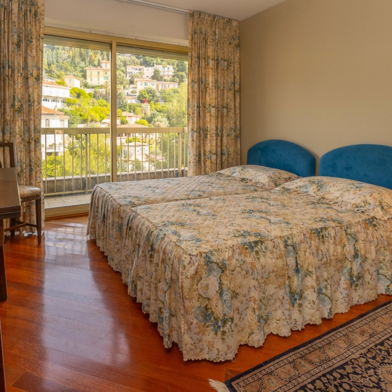 MENTON GARAVAN – APPARTEMENT 3 PIECES BORD DE MER, VUE MER
