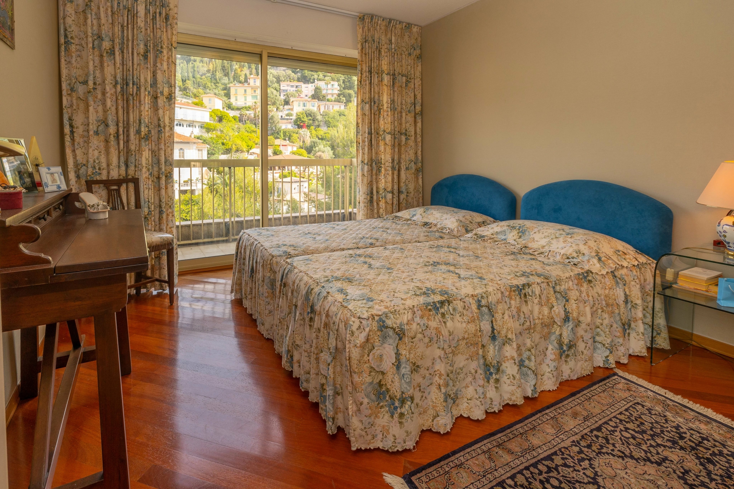 MENTON GARAVAN – APPARTEMENT 3 PIECES BORD DE MER, VUE MER