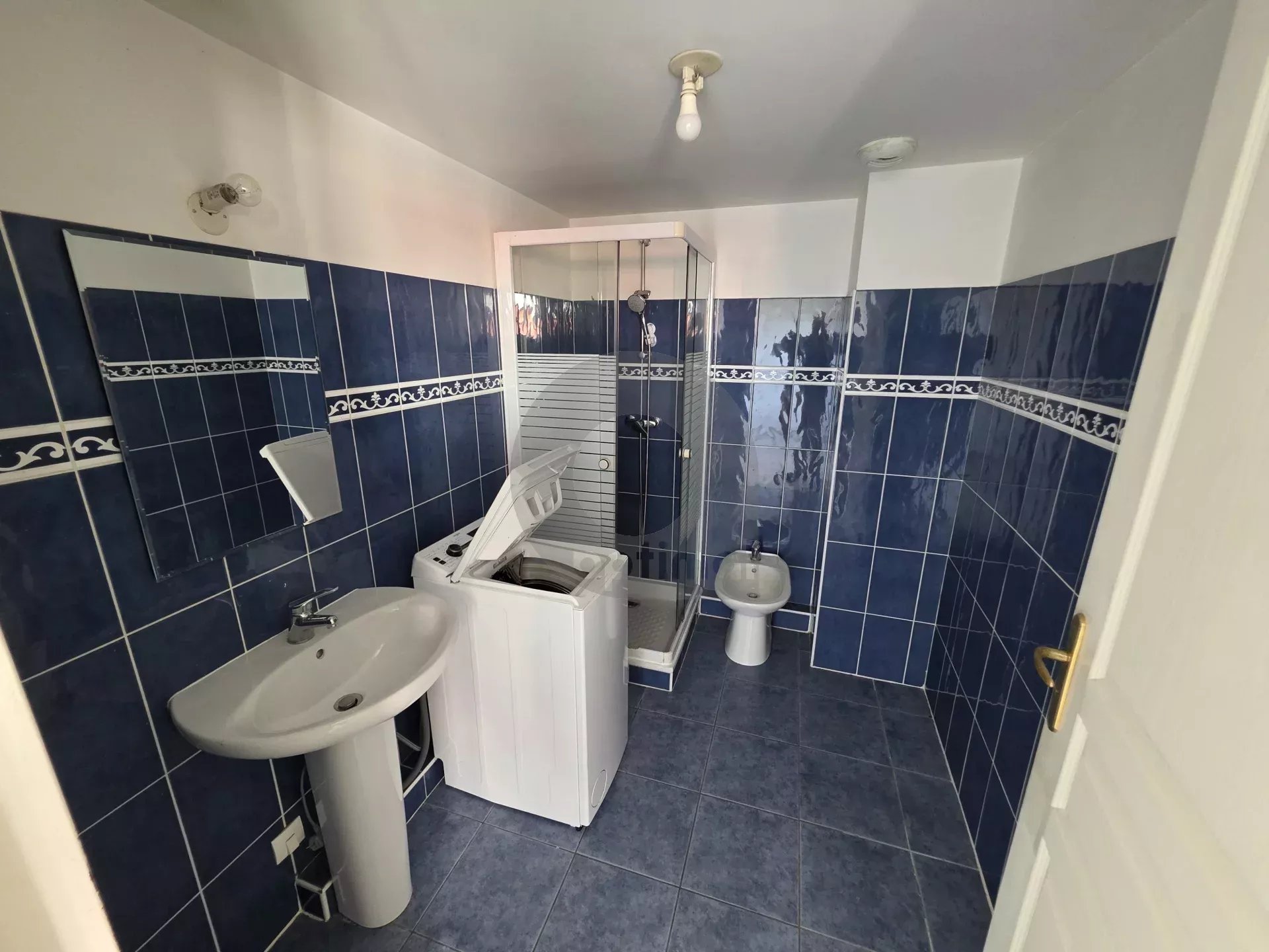 APPARTEMENT DEUX PIECES TERRASSE MENTON PROCHE CARNOLES