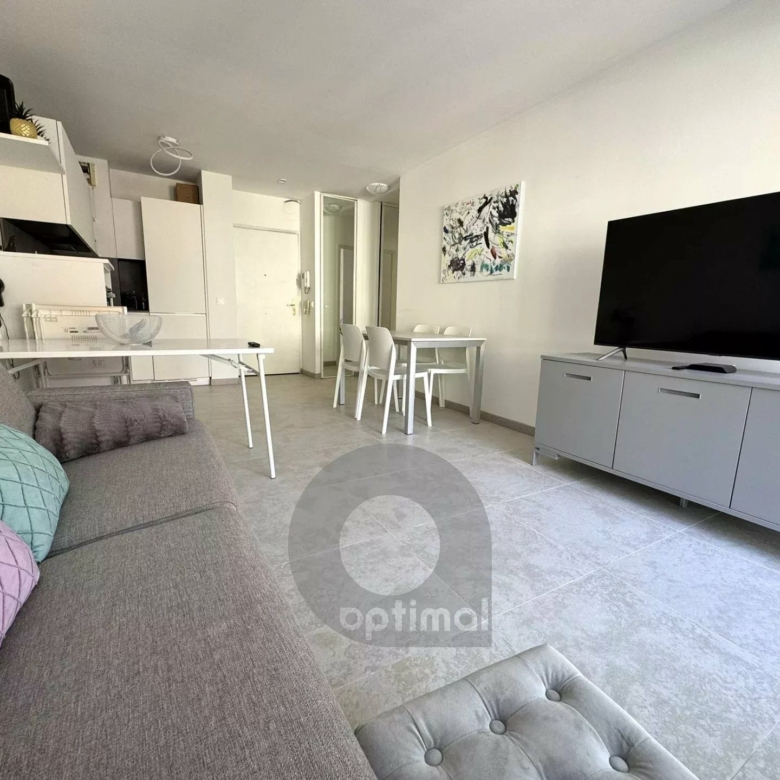 Menton centre, bord de mer, agreable 2 p avec terrasse