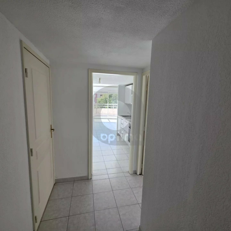 APPARTEMENT DEUX PIECES TERRASSE MENTON PROCHE CARNOLES