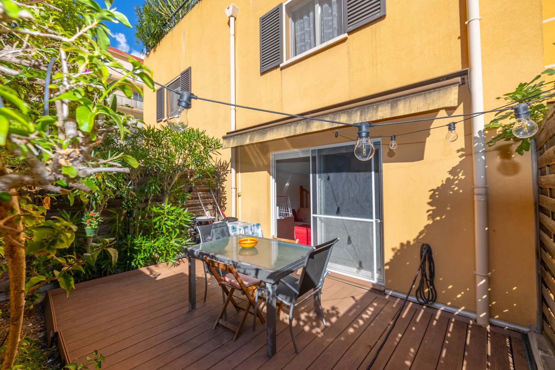 Charmant duplex 3 pièces avec terrasse et parking – Menton centre