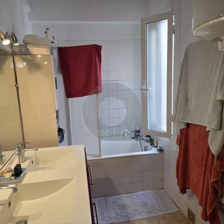 APPARTEMENT TROIS PIECES MENTON MAIRIE DERNIER ETAGE