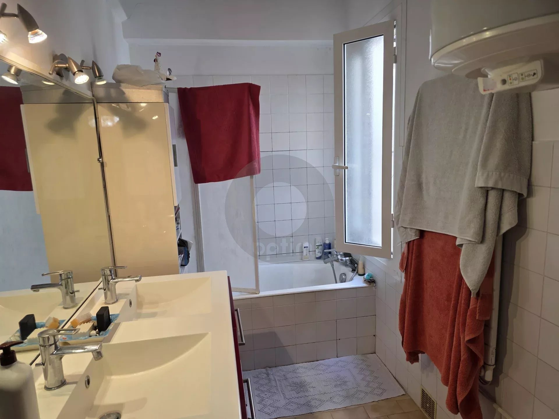 APPARTEMENT TROIS PIECES MENTON MAIRIE DERNIER ETAGE