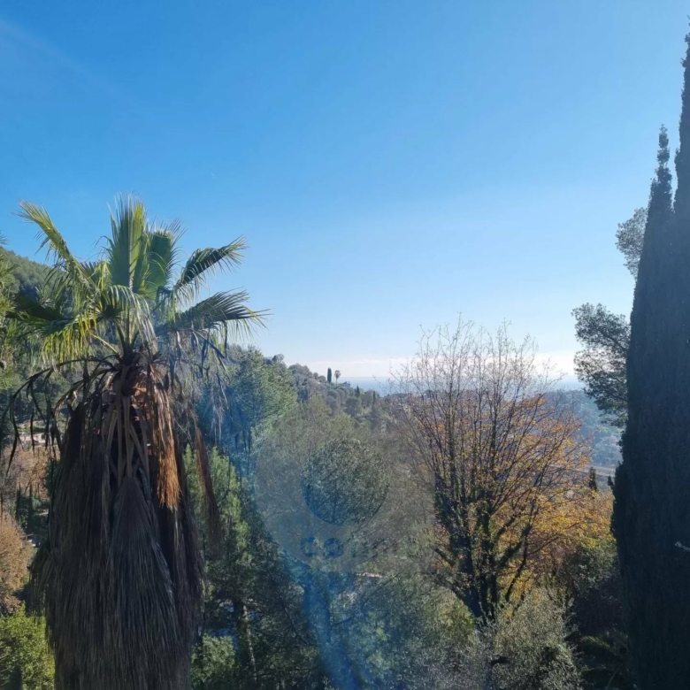 CASTELLAR – villa à 250 mètres de Menton