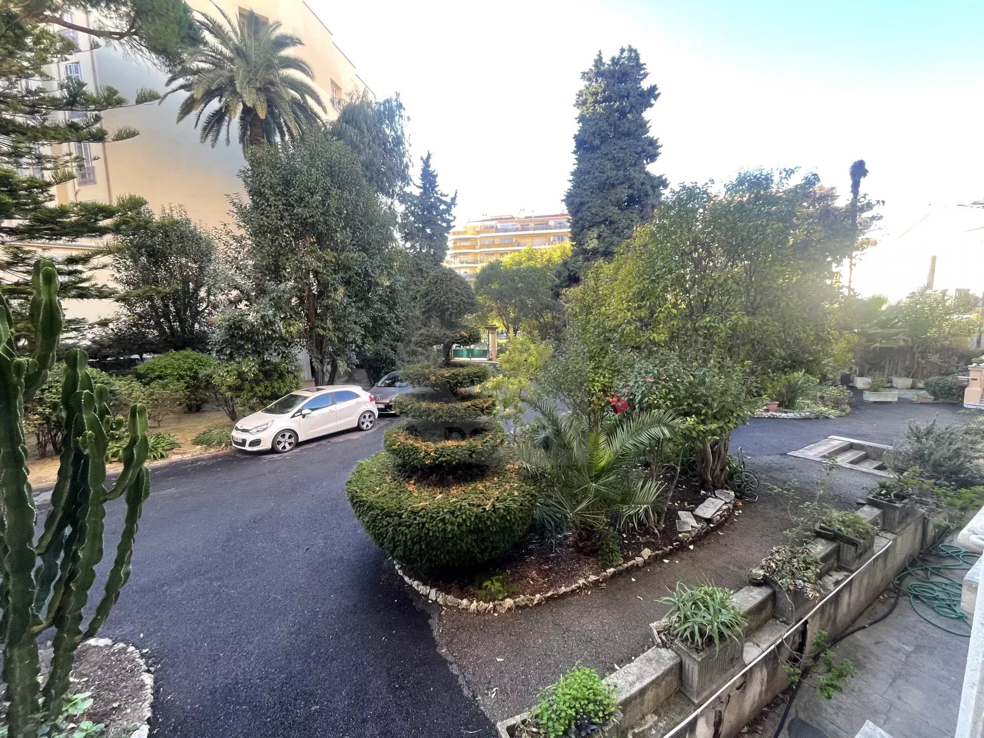 Appartement de Charme à Menton avec 8 Pièces