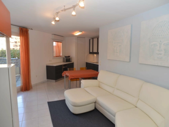 APPARTEMENT TROIS PIECES CARNOLES – ROQUEBRUNE CAP MARTIN