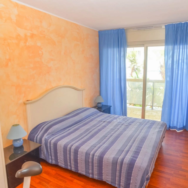 Menton – appartement trois pièces front de mer à Garavan