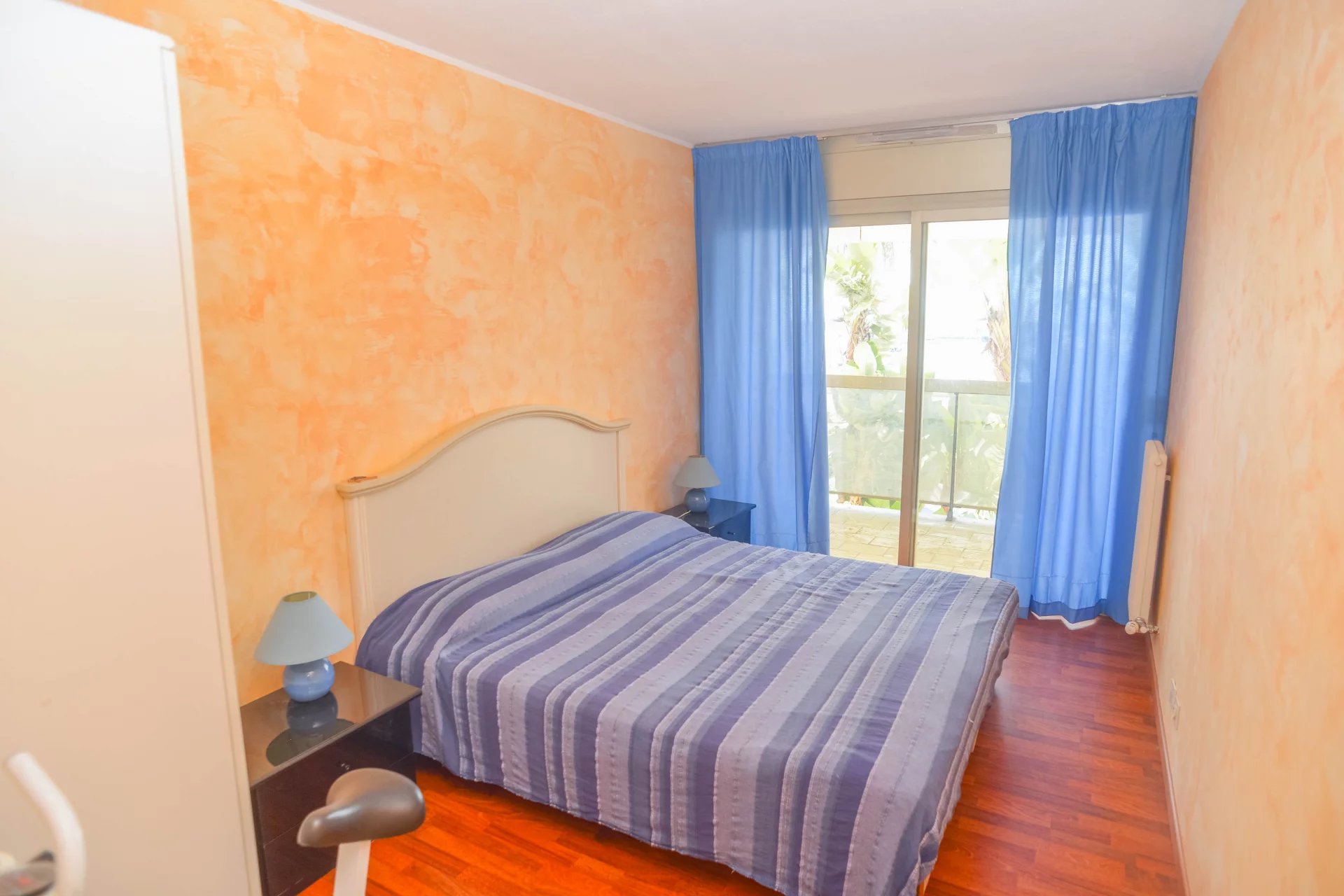 Menton – appartement trois pièces front de mer à Garavan
