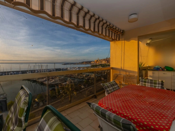 Appartement à vendre à Menton vue panoramique Mer et Vieille Ville