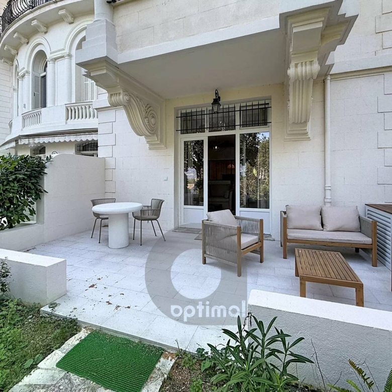 RCM Secteur Cap Martin – Résidence de Prestige – Magnifique 2 pièces en rez-de-jardin