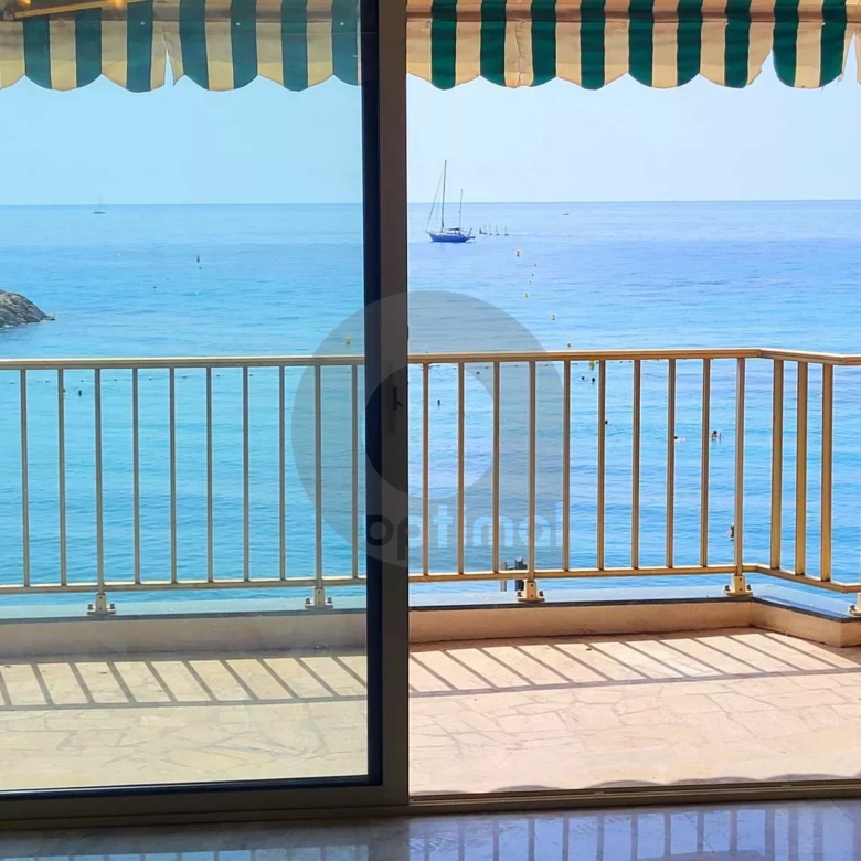 FRONT DE MER 2P 43M2 AVEC TERRASSE 12M2 CAVE