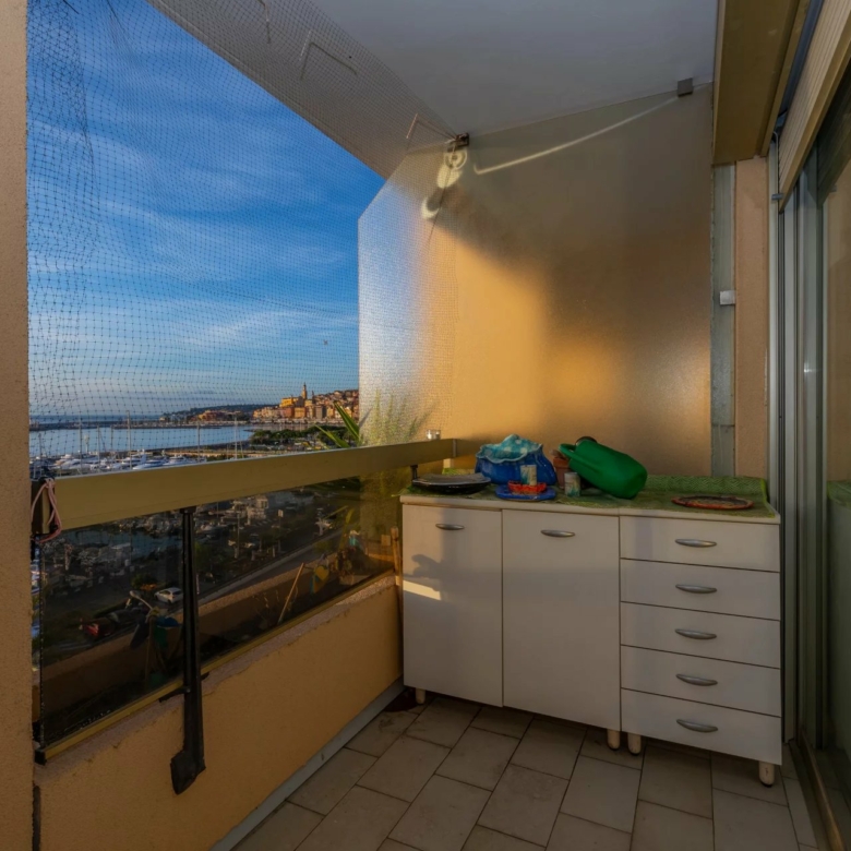 Appartement à vendre à Menton vue panoramique Mer et Vieille Ville