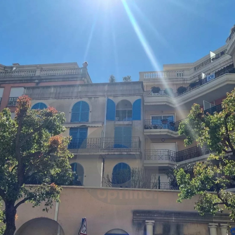 MENTON CENTRE VILLE 2 PIÈCES TERRASSE – TRÈS BELLES PRESTATIONS