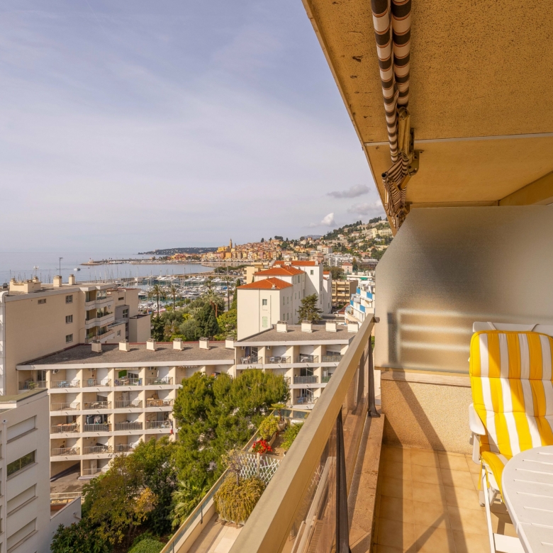 MENTON GARAVAN – APPARTEMENT 3 PIECES BORD DE MER, VUE MER